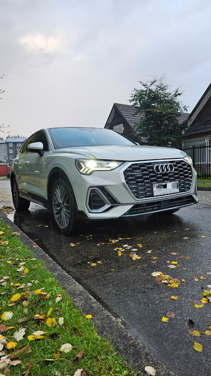 2021 Audi Q3 40 TFSI SPORTBACK Plata - Imagen 1