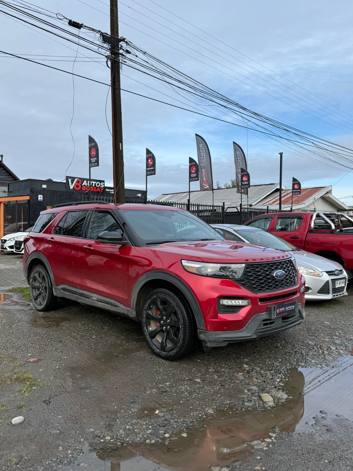 2022 Ford Explorer St Rojo - Imagen 1