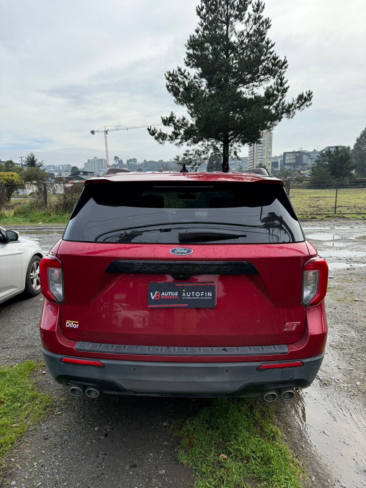 2022 Ford Explorer St Rojo - Miniatura 4