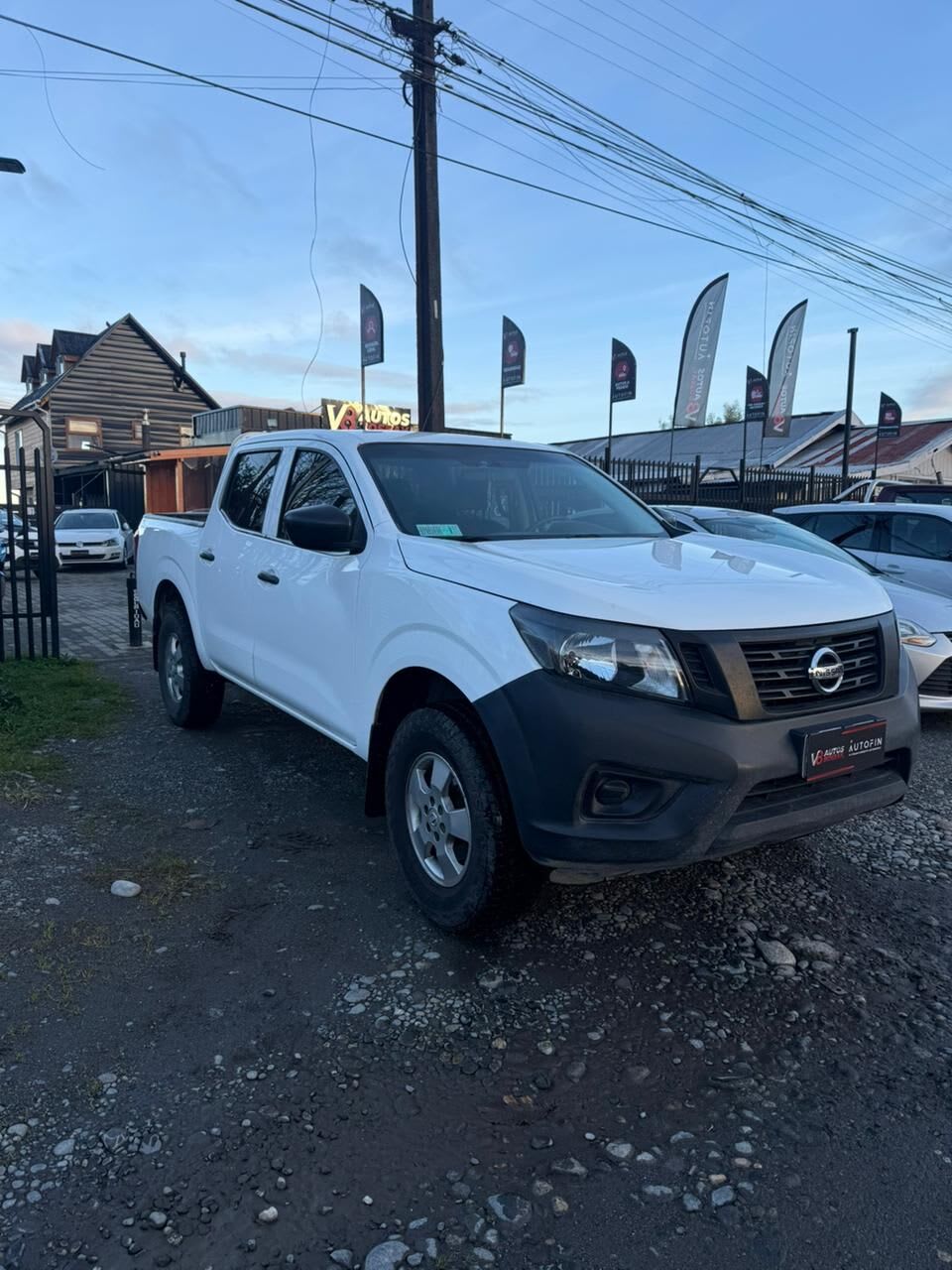 2021 Nissan Np300 Blanco - Imagen 1