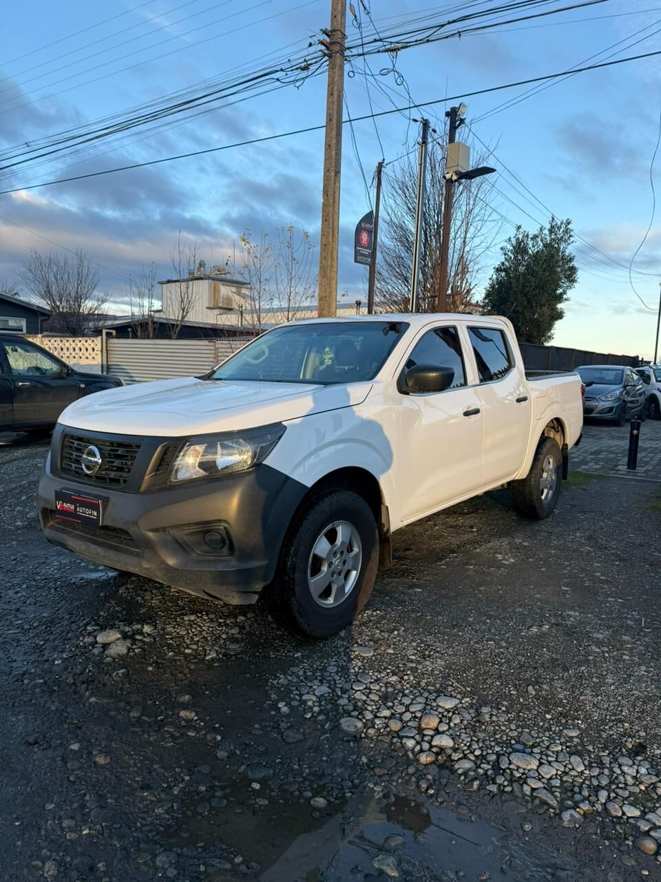 2021 Nissan Np300 Blanco - Miniatura 3