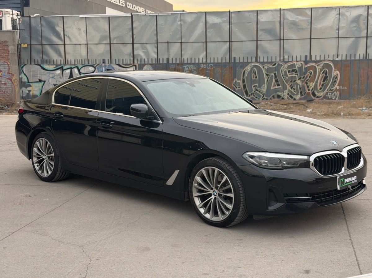 2022 BMW 520 Azul - Imagen 1