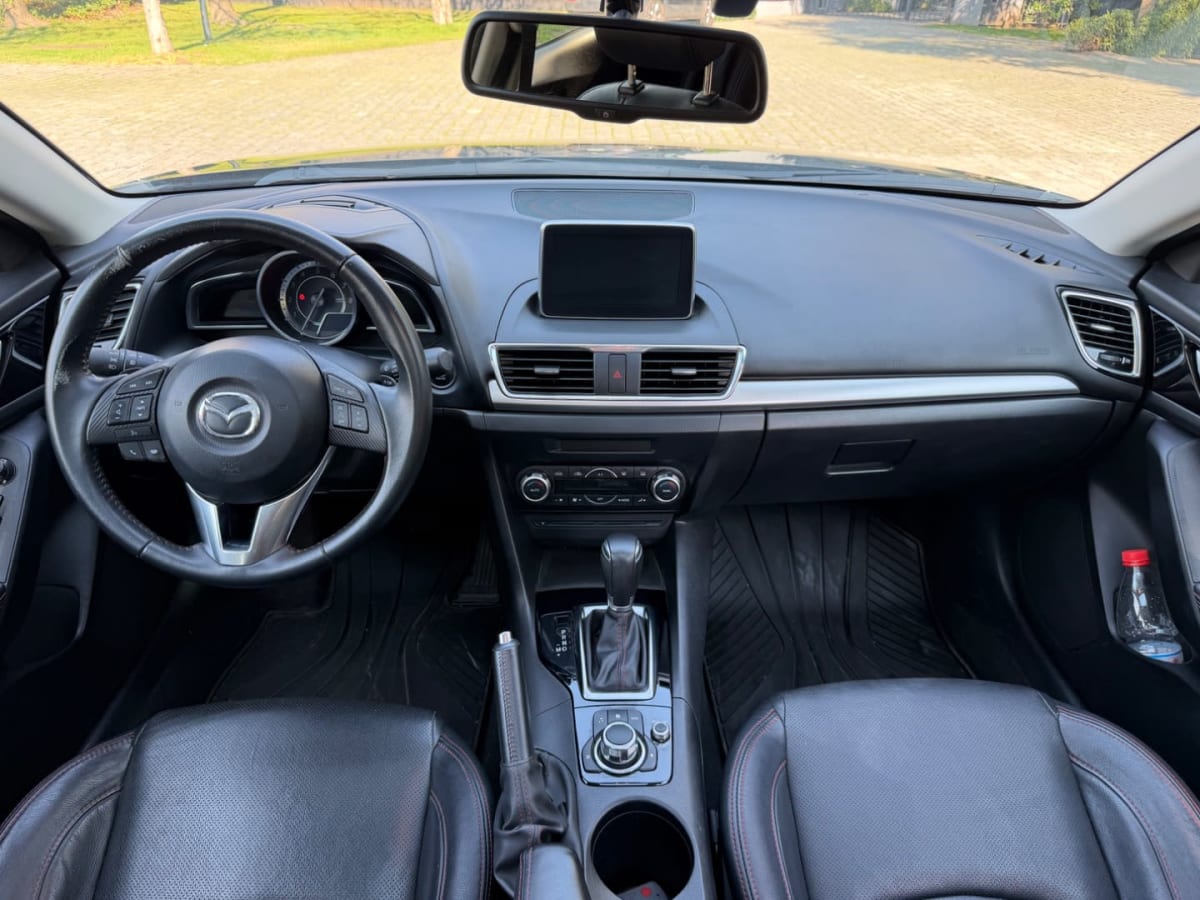 2017 Mazda Mazda3 Sport Gris - Miniatura 10