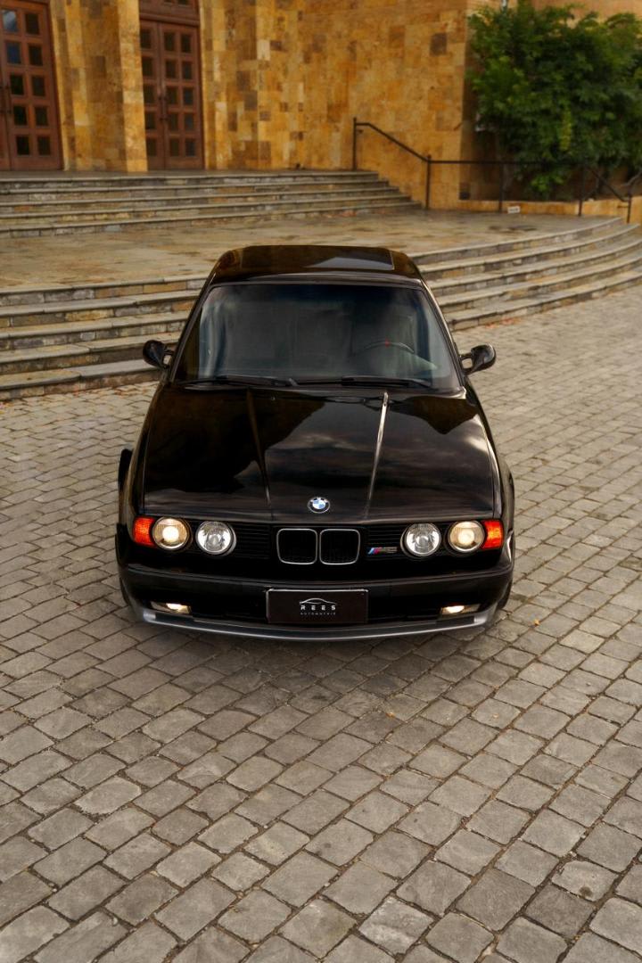 1993 BMW M5 Negro - Miniatura 5