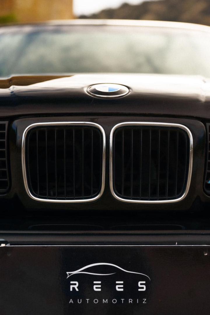 1993 BMW M5 Negro - Miniatura 10