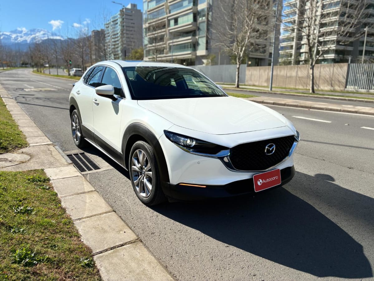 2022 Mazda CX30 GTX Blanco - Miniatura 3
