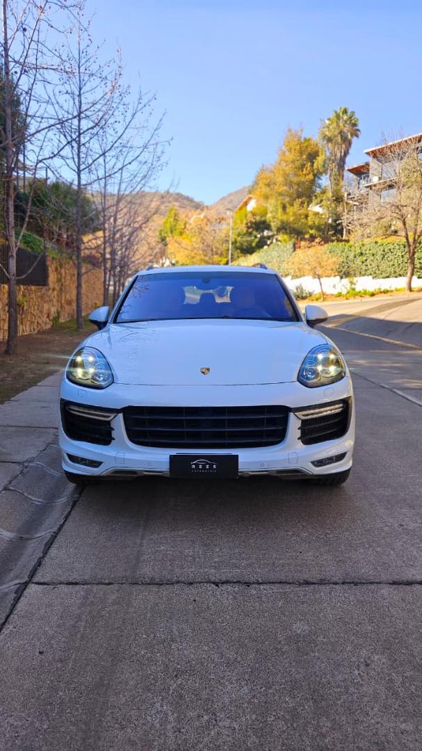 2016 Porsche CAYENNE GTS Blanco - Miniatura 3