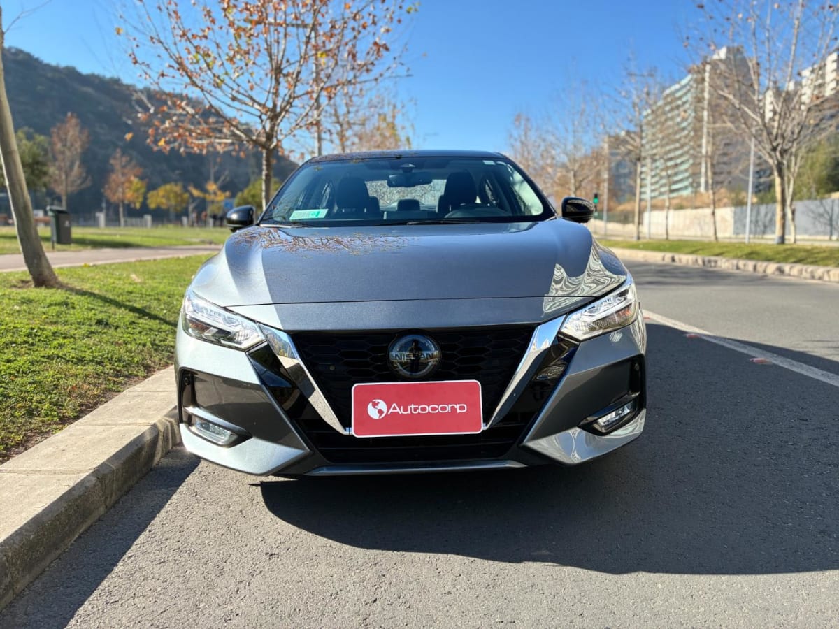 2022 Nissan SENTRA Advance Gris - Miniatura 2