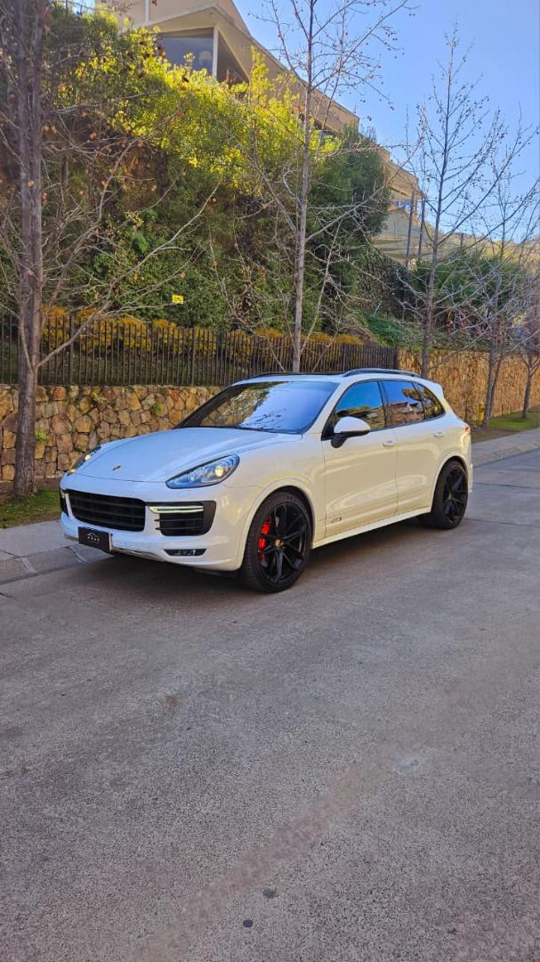 2016 Porsche CAYENNE GTS Blanco - Miniatura 4