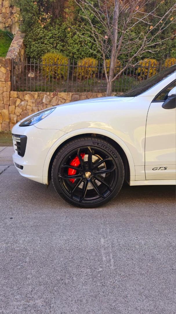 2016 Porsche CAYENNE GTS Blanco - Miniatura 6