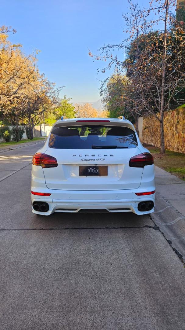 2016 Porsche CAYENNE GTS Blanco - Miniatura 9