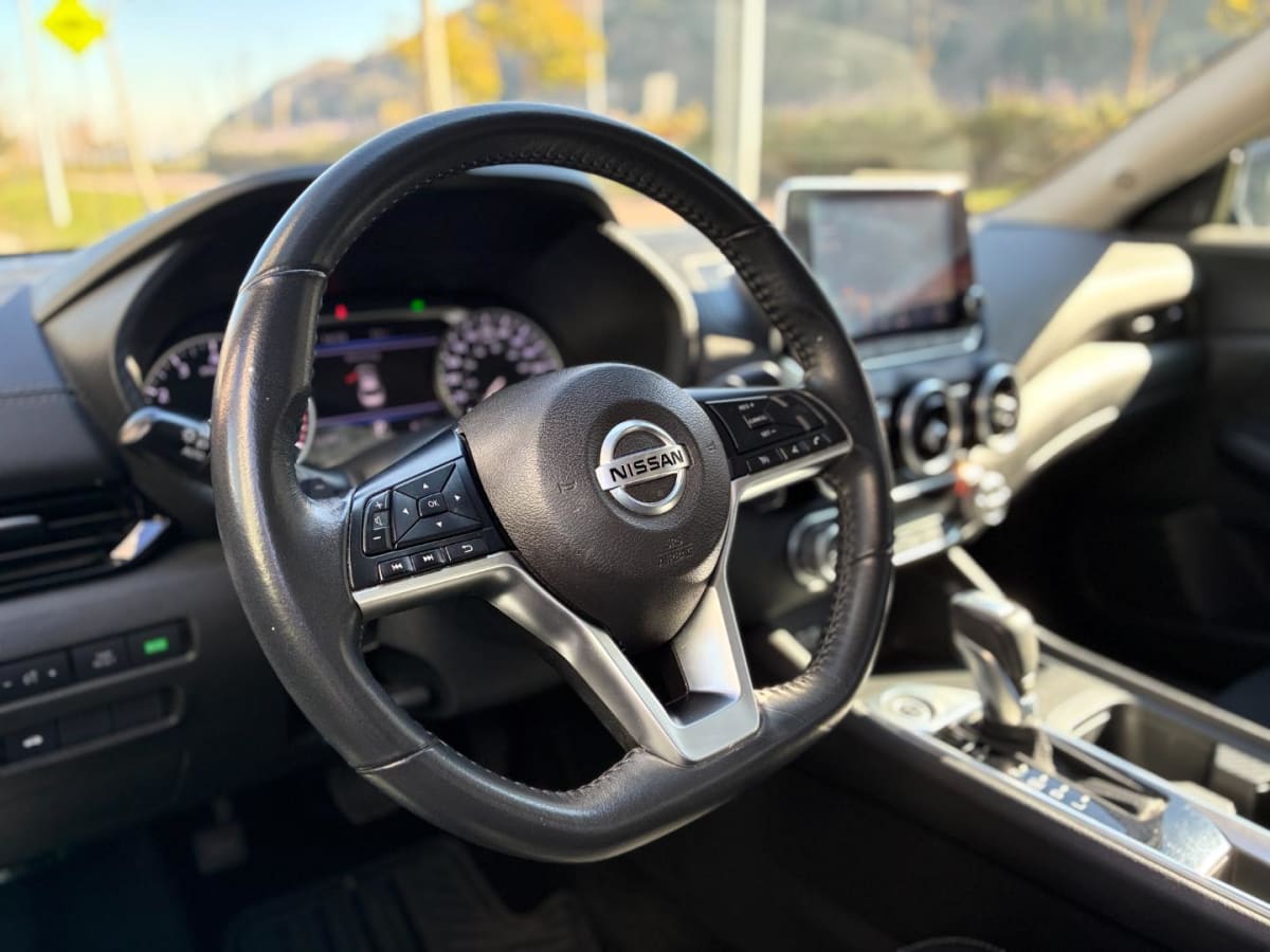 2022 Nissan SENTRA Advance Gris - Miniatura 9