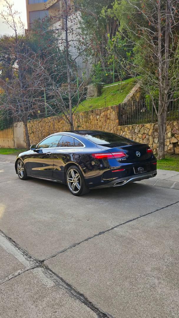 2020 Mercedes-Benz E 300 COUPE Azul - Miniatura 8