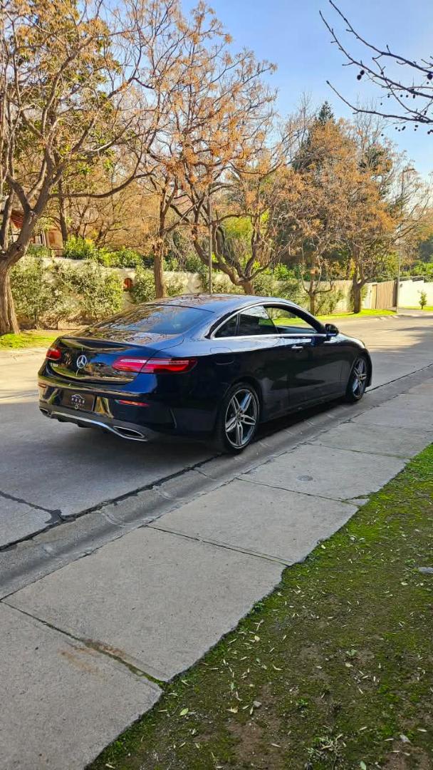 2020 Mercedes-Benz E 300 COUPE Azul - Miniatura 10