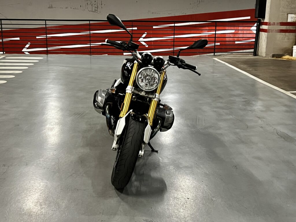 2018 BMW R Nine T - Miniatura 2