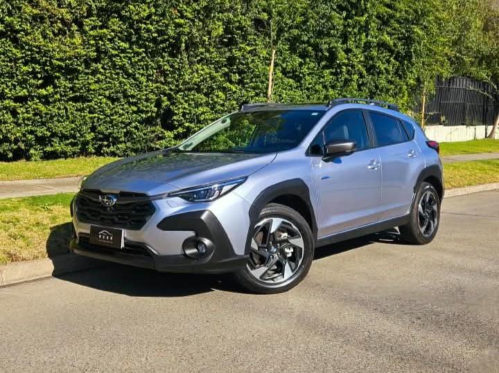 2026 Subaru CROSSTREK HYBRID Gris - Imagen 1