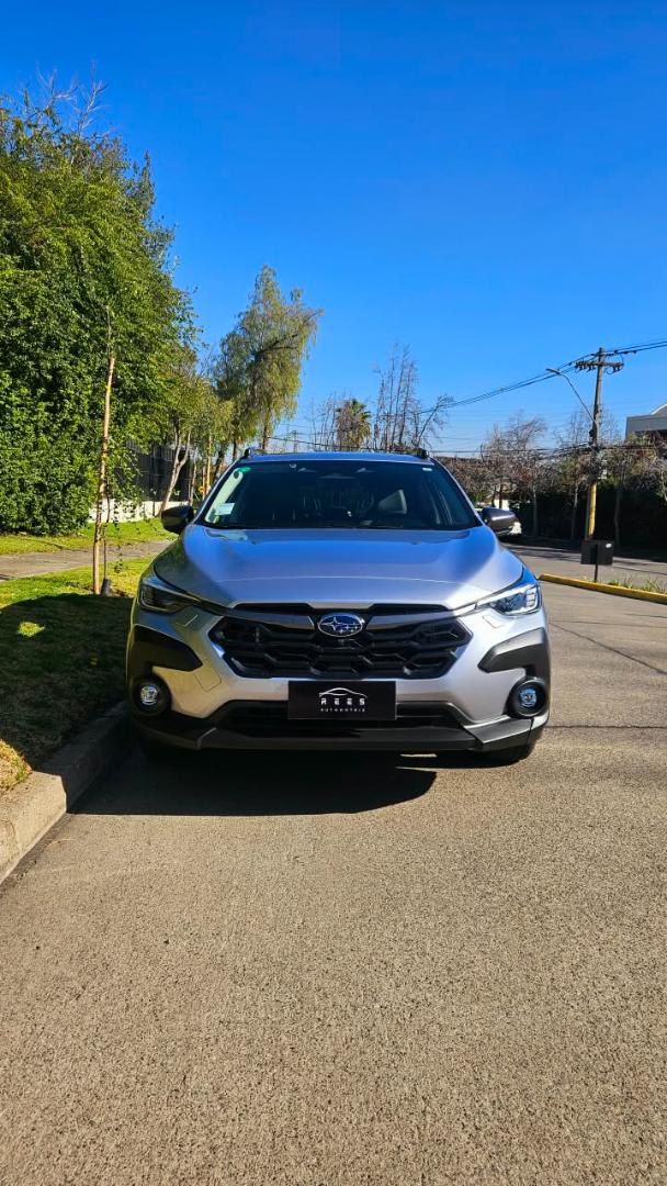 2026 Subaru CROSSTREK HYBRID Gris - Miniatura 3