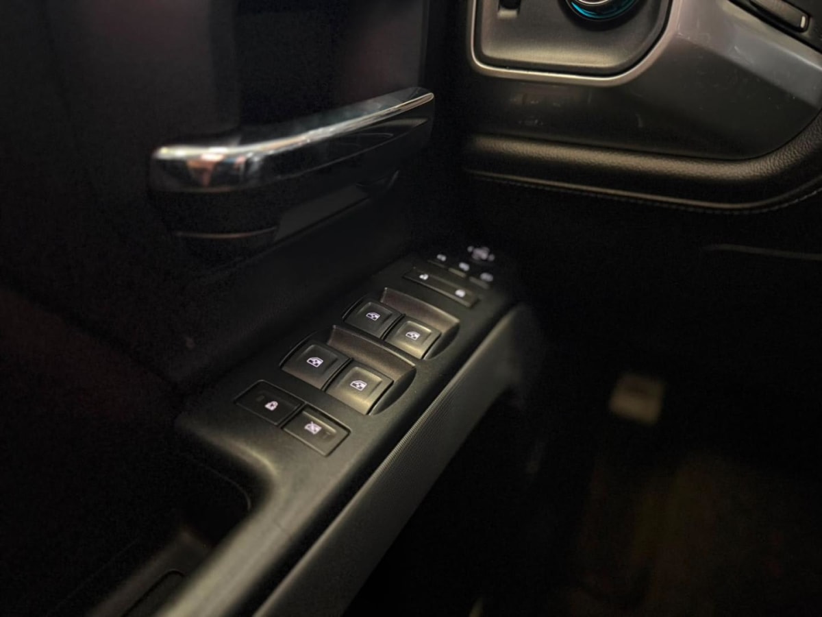 2018 Chevrolet SILVERADO Blanco - Miniatura 10