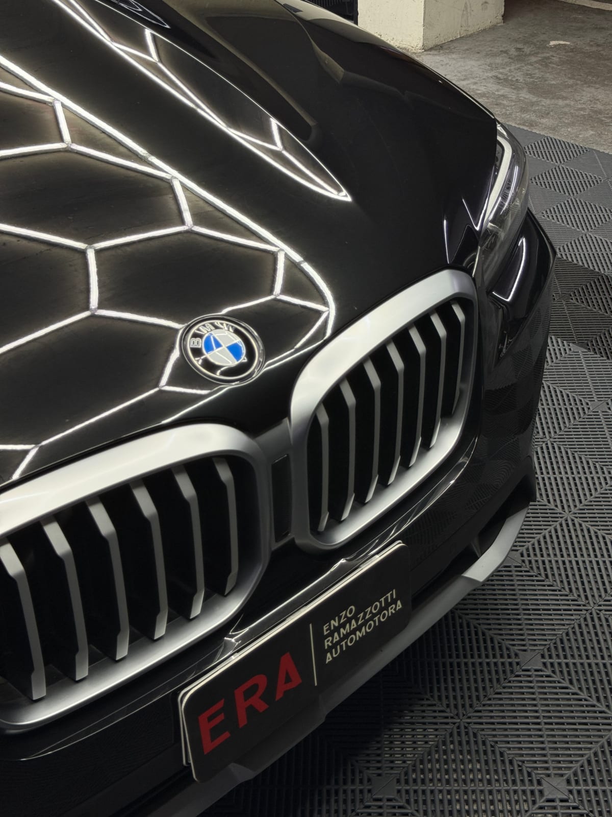 2024 BMW X3 Sdrive20i Negro - Miniatura 2