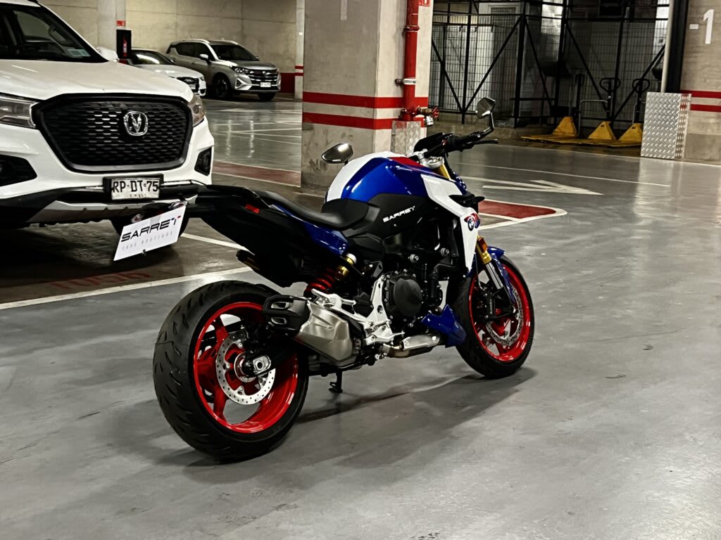 2026 BMW F900 R - Miniatura 4