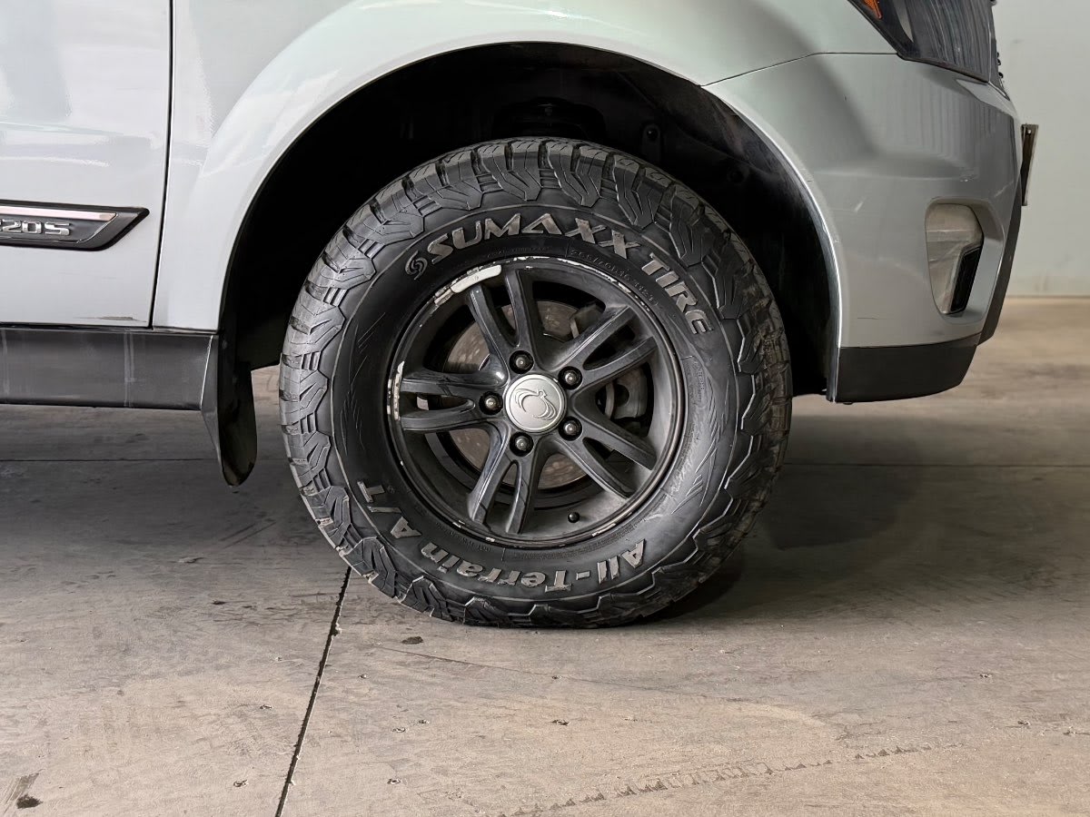 2020 SsangYong ACTYON Plateado - Miniatura 5