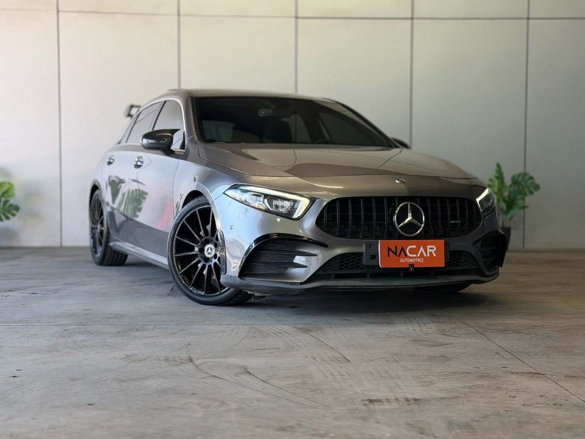 2022 Mercedes-Benz A250 2.0 Gris - Miniatura 3