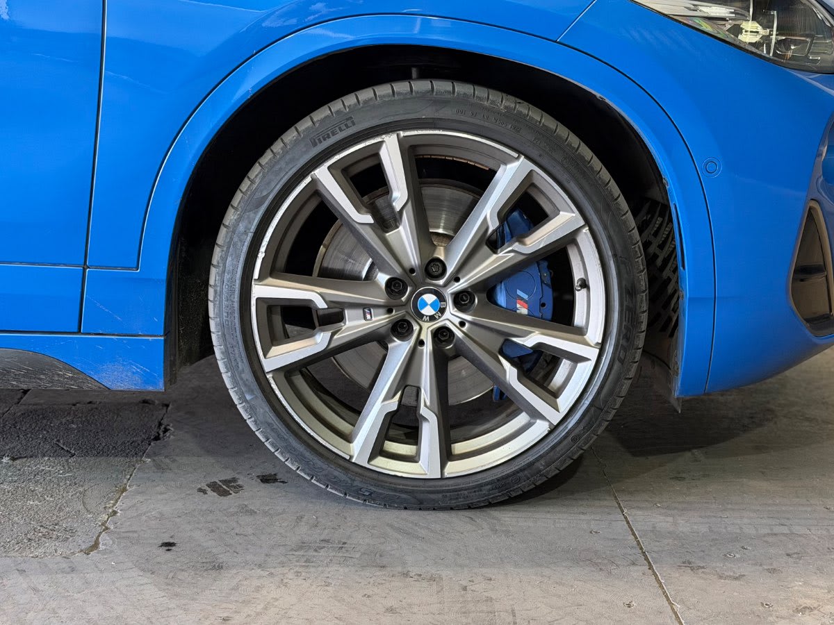 2020 BMW X2 M35i Azul - Miniatura 5