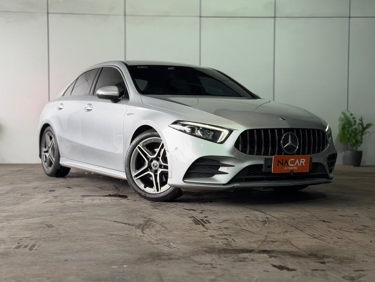 2022 Mercedes-Benz A 200 Gris - Miniatura 3
