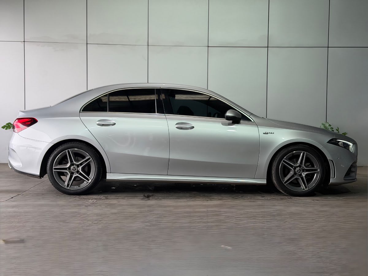 2022 Mercedes-Benz A 200 Gris - Miniatura 6