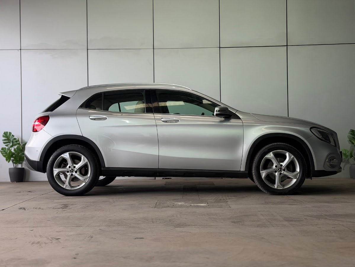 2019 Mercedes-Benz GLA 200 GLA GRIS - Miniatura 4