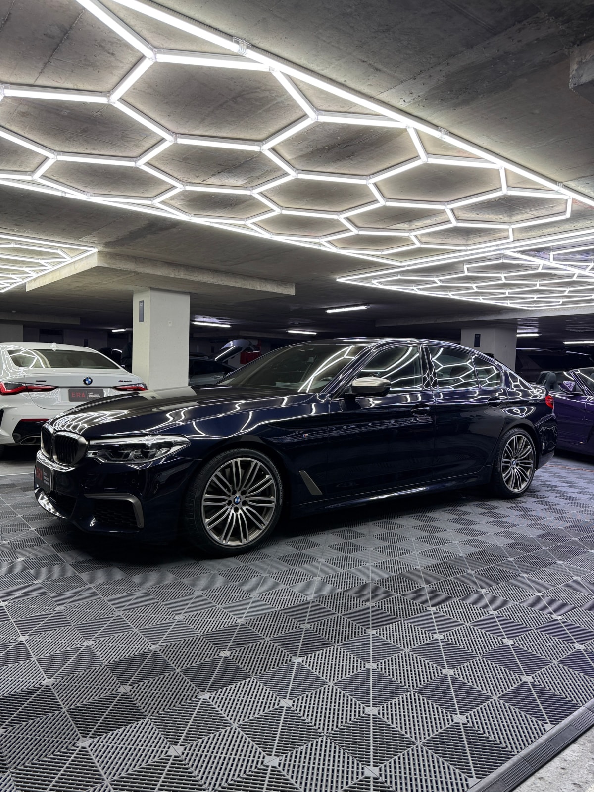 2019 Bmw M550 Xdrive Negro Carbon Metalizado - Miniatura 2