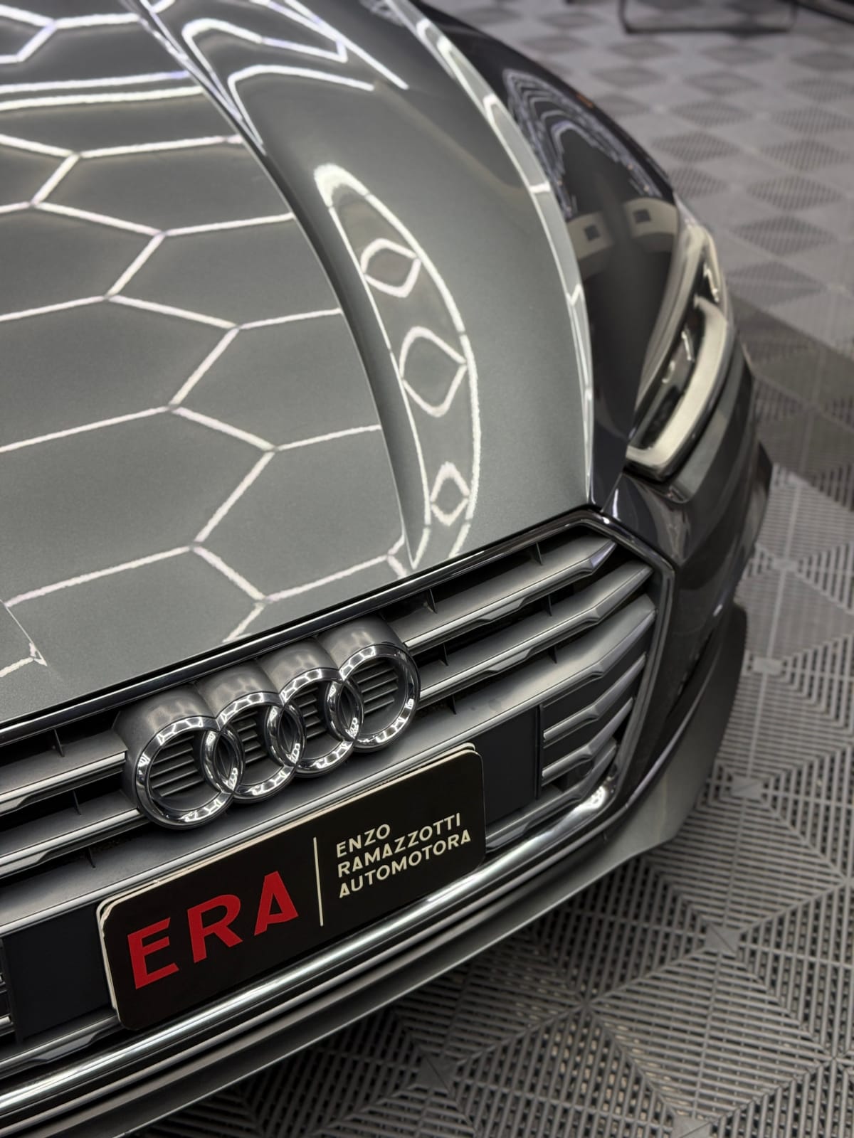 2018 Audi A5 Cabrio Gris - Miniatura 4