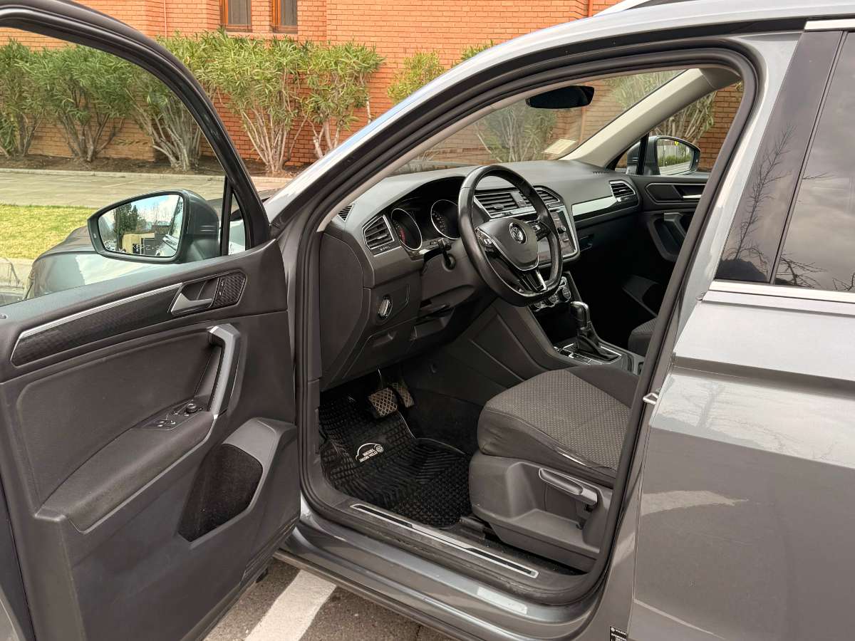 2018 Volkswagen TIGUAN GRIS - Miniatura 7