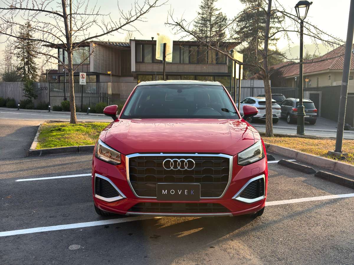 2022 Audi Q2 35 Rojo - Miniatura 2