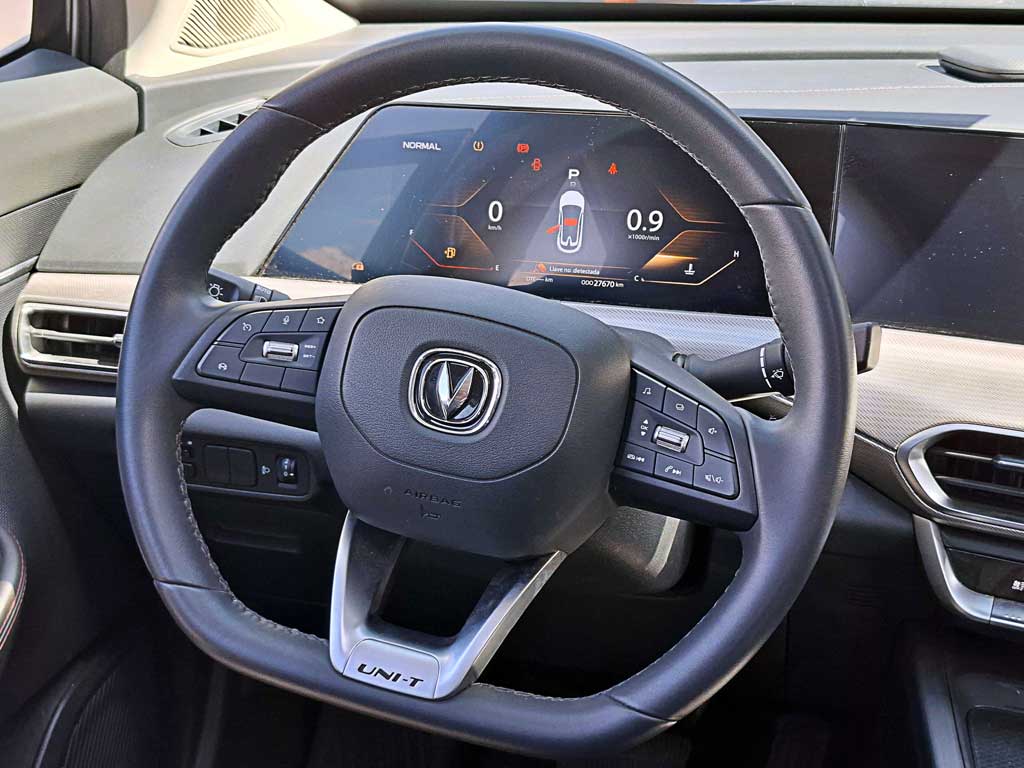 2024 Changan UNI-T 1.5 Gris - Miniatura 10