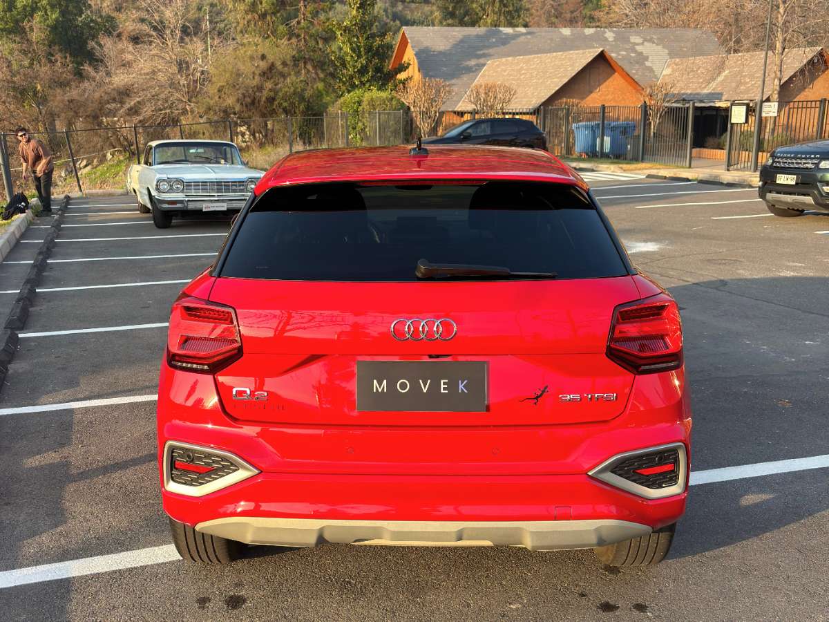 2022 Audi Q2 35 Rojo - Miniatura 5