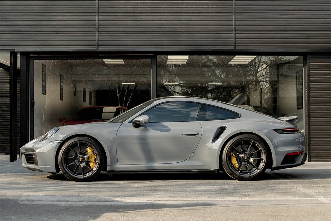 2024 Porsche 911 Turbo s - Miniatura 9