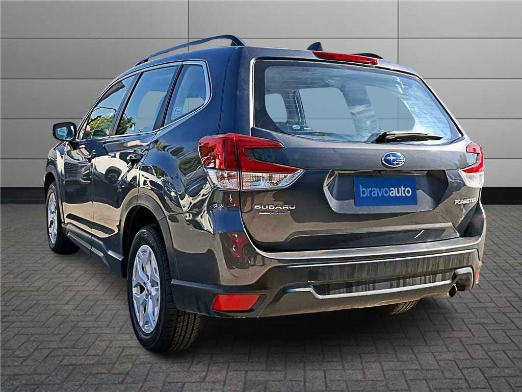 2024 Subaru FORESTER 2.0 Gris - Miniatura 8