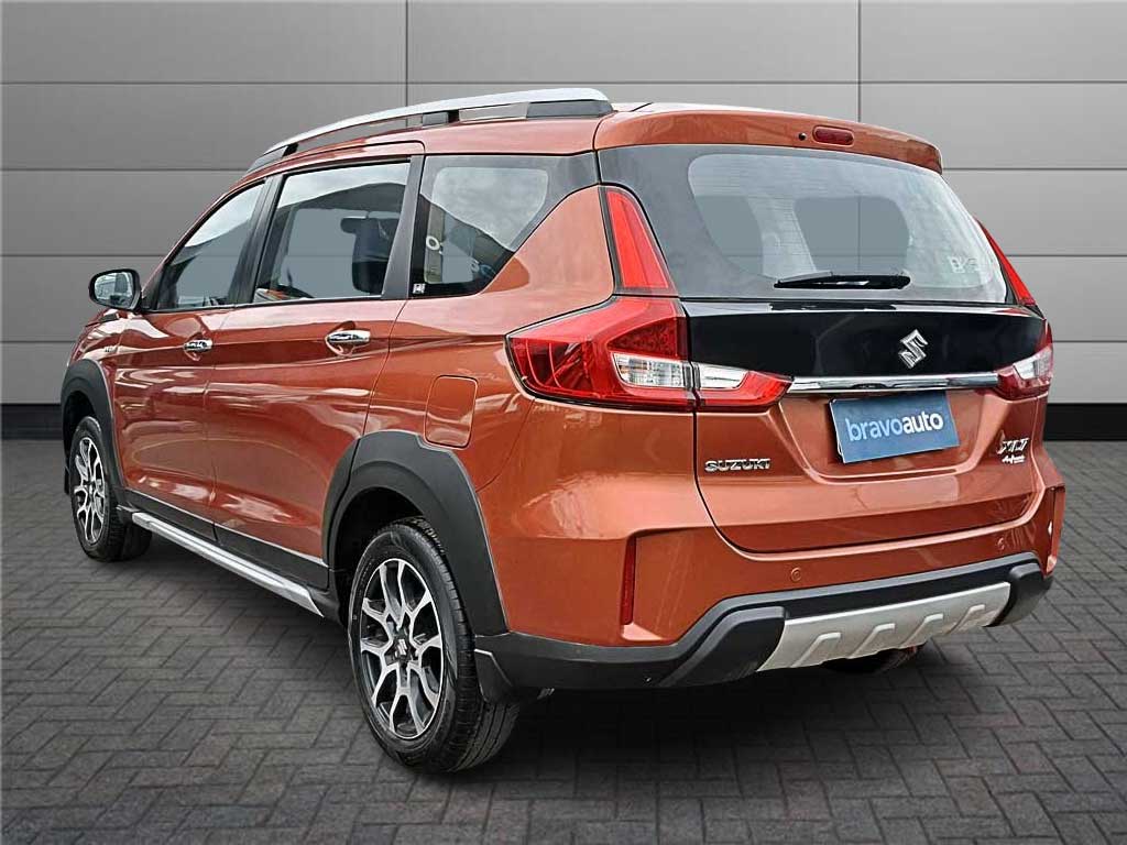 2022 SUZUKI XL7 1.5 Naranjo - Miniatura 2
