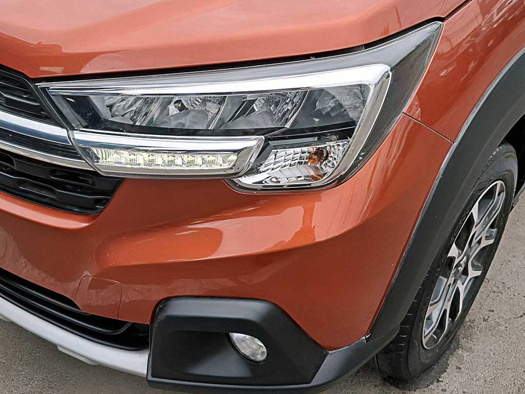 2022 SUZUKI XL7 1.5 Naranjo - Miniatura 7