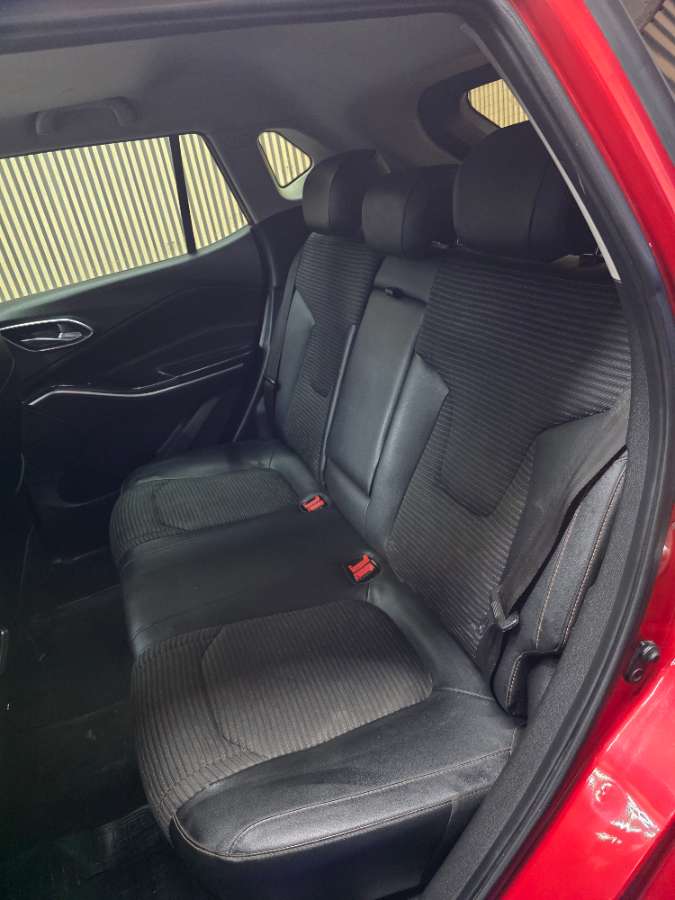 2022 JAC JS4 LUXURY Rojo - Miniatura 5