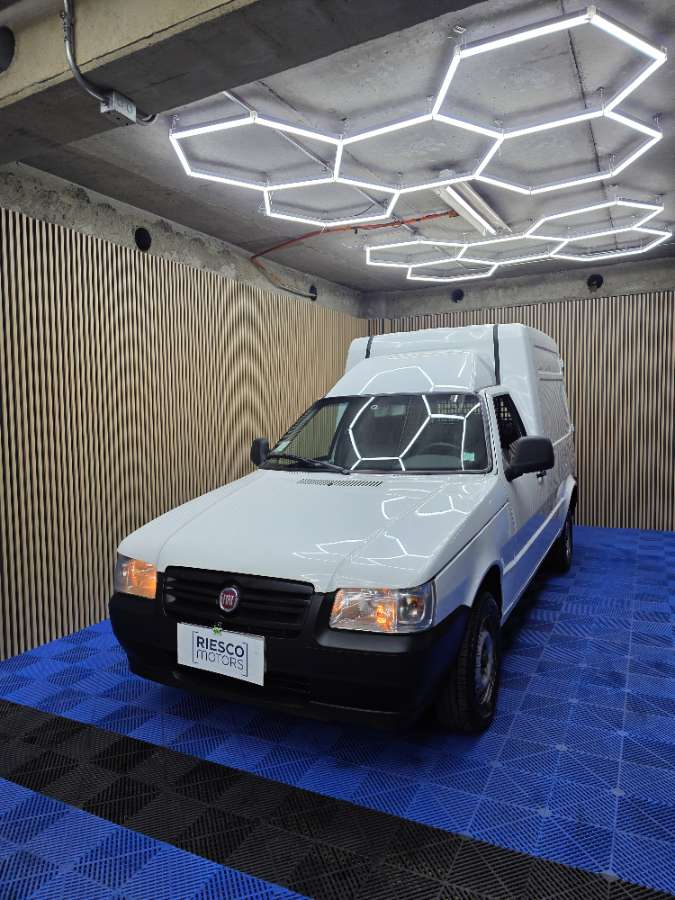 2014 Fiat FIORINO Blanco - Miniatura 2
