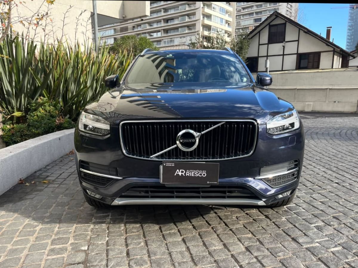 2017 Volvo XC90 Azul - Miniatura 2