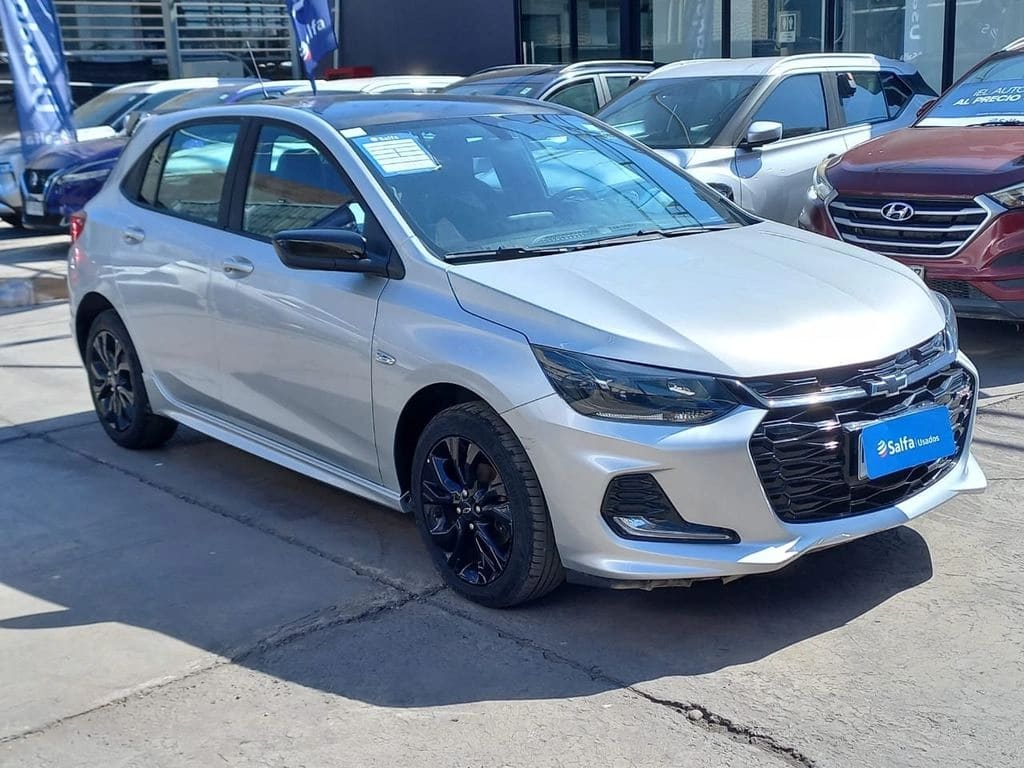 2022 Chevrolet Onix 1.0T Plata - Miniatura 3