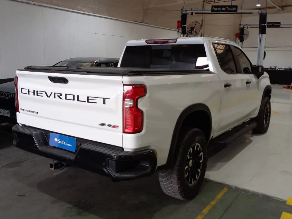 2023 Chevrolet Silverado 6.2 Blanco - Miniatura 4
