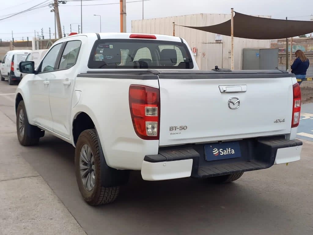 2024 Mazda BT-50 4X4 Blanco - Miniatura 7