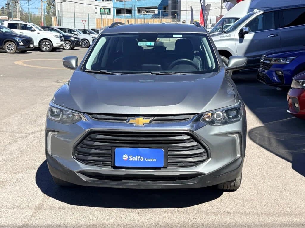 2025 Chevrolet Tracker 1.2T Plata - Miniatura 2