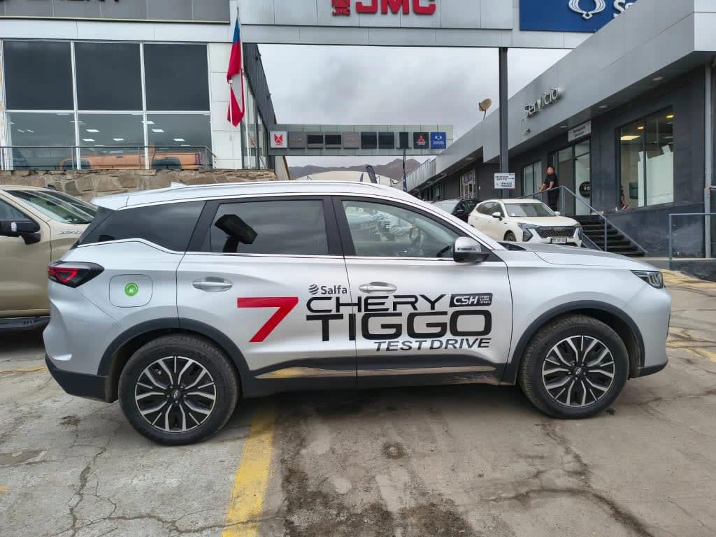 2026 Chery Tiggo 7 15T Gris - Miniatura 4