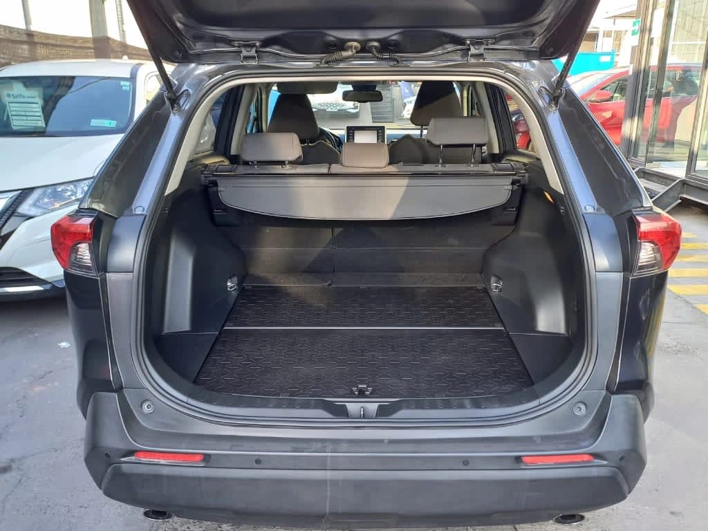 2021 Toyota RAV4 2.0 Gris - Miniatura 7