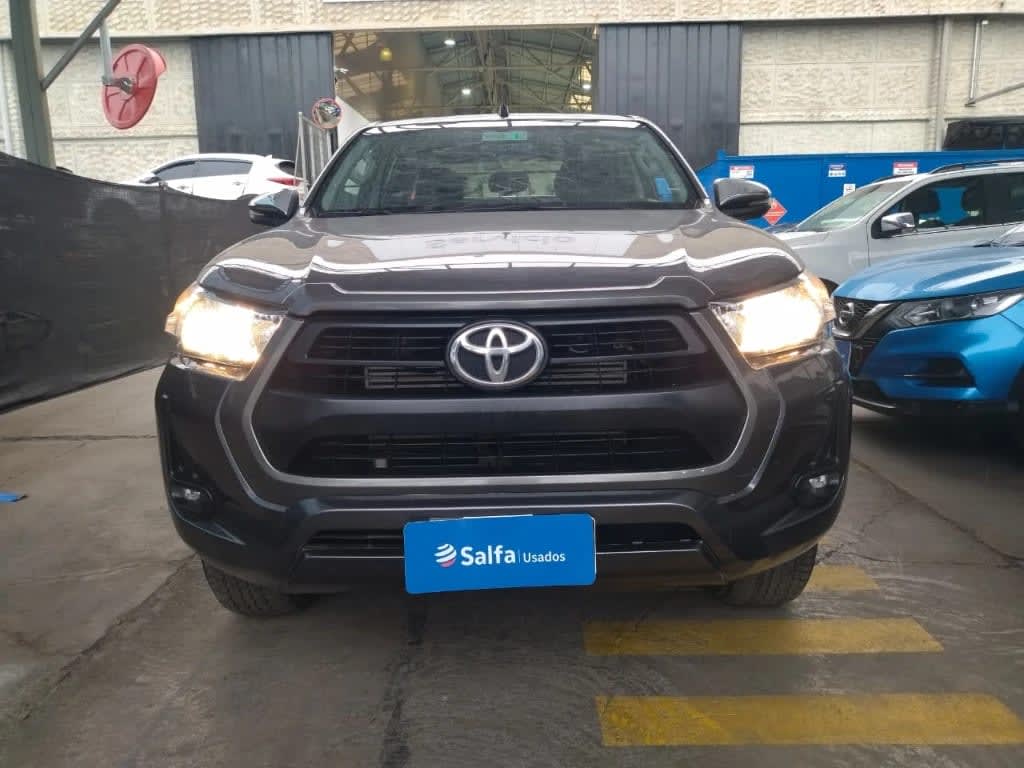 2024 Toyota Hilux 2.4 Gris - Miniatura 2